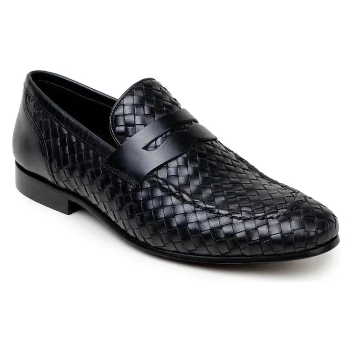 Belvedere Luca, l'élégance italienne: Mocassins noirs en cuir, un pas vers le luxe discret.